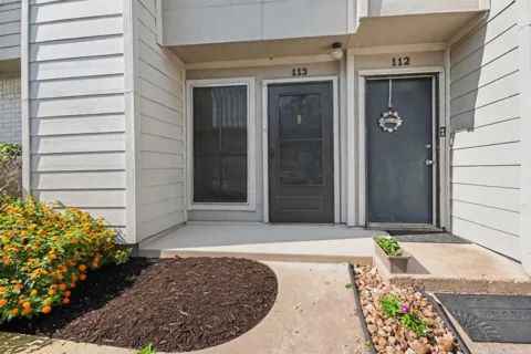 3919 Fairmont Parkway #113