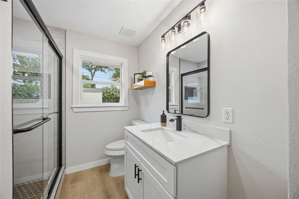 724 Oriole Lane Pasadena, TX 77502