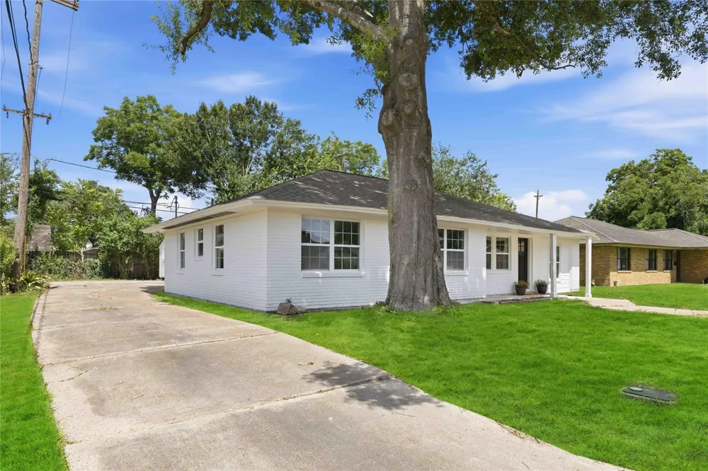 724 Oriole Lane Pasadena, TX 77502