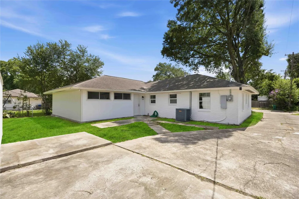 724 Oriole Lane Pasadena, TX 77502