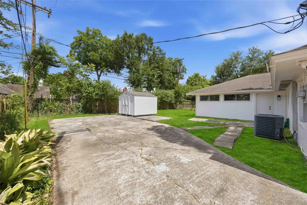 724 Oriole Lane Pasadena, TX 77502