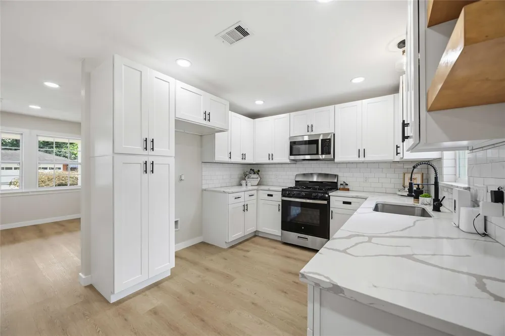 724 Oriole Lane Pasadena, TX 77502
