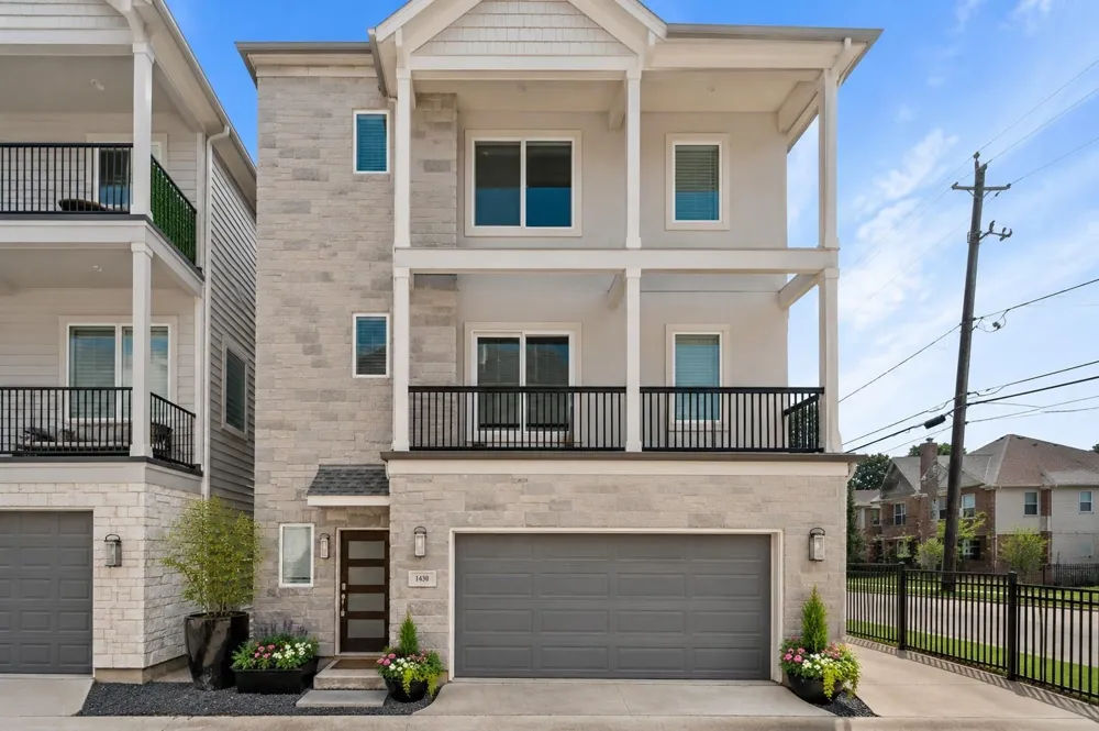 1430 W 34th 1/2 Street Houston, TX 77018
