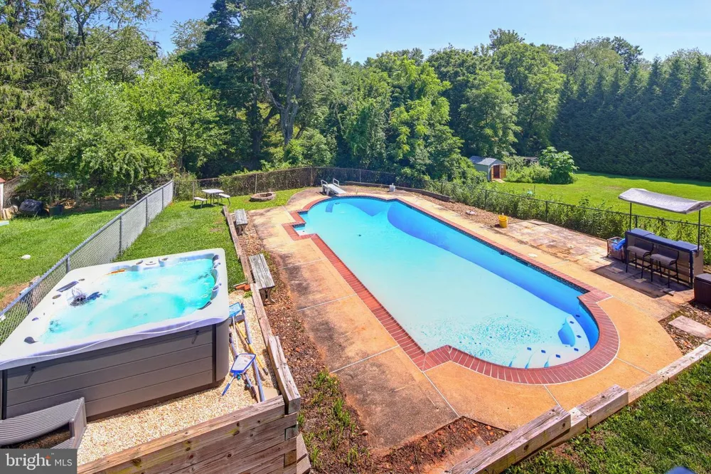 4307 HOWARD DRIVE Sykesville, MD 21784