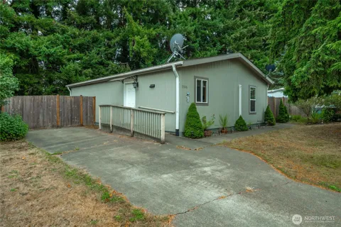 5526 Yakima Lane