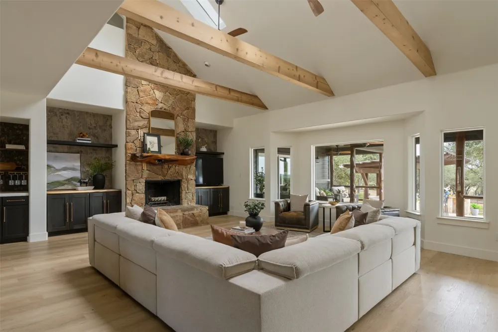 220 Fawn Meadow Drive Dripping Springs, TX 78620