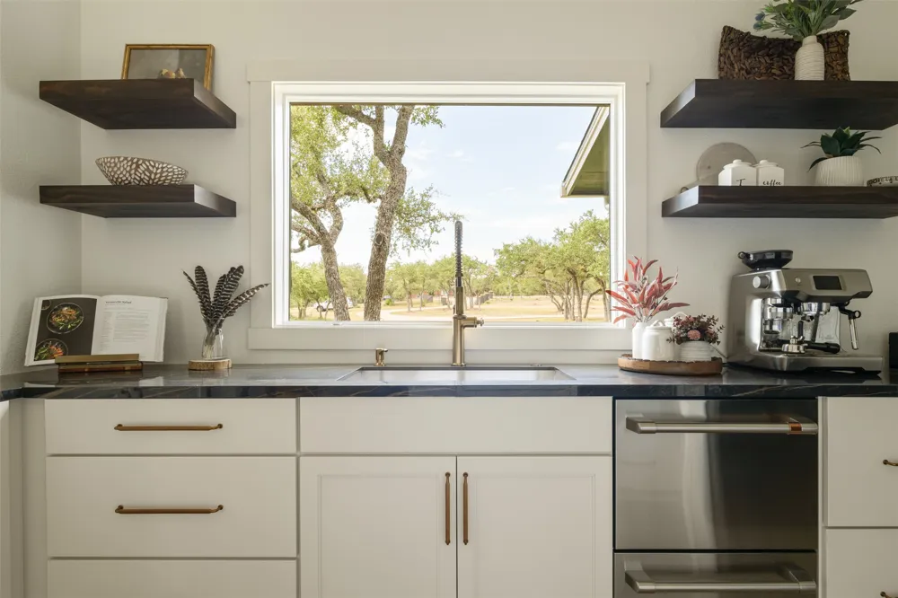 220 Fawn Meadow Drive Dripping Springs, TX 78620