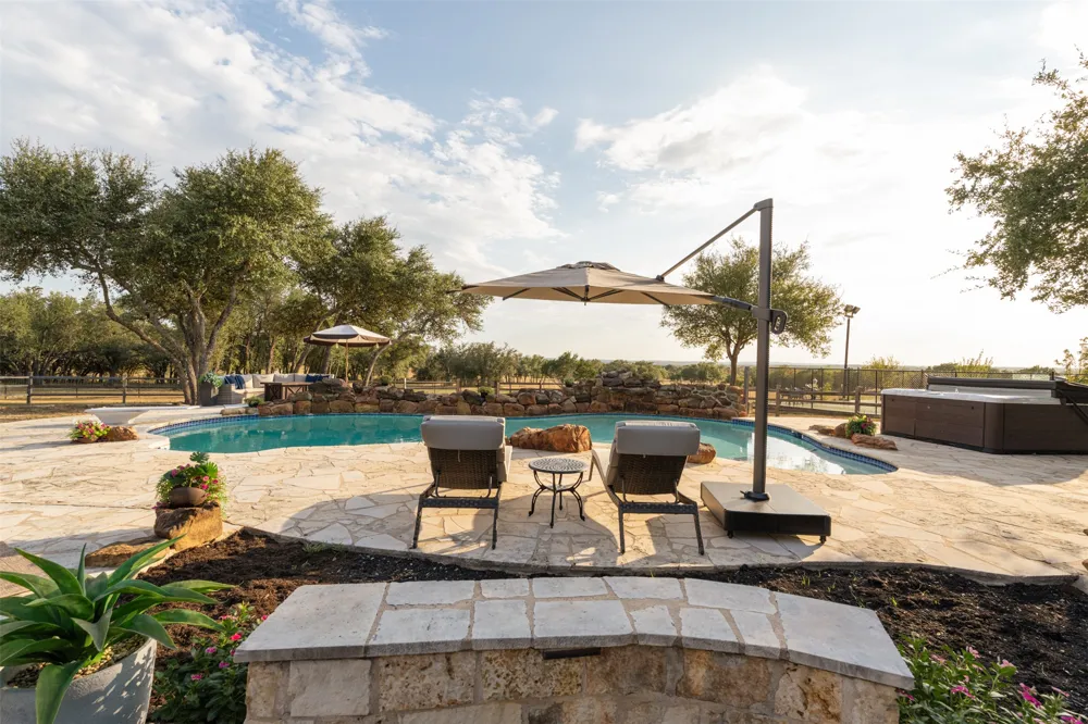 220 Fawn Meadow Drive Dripping Springs, TX 78620