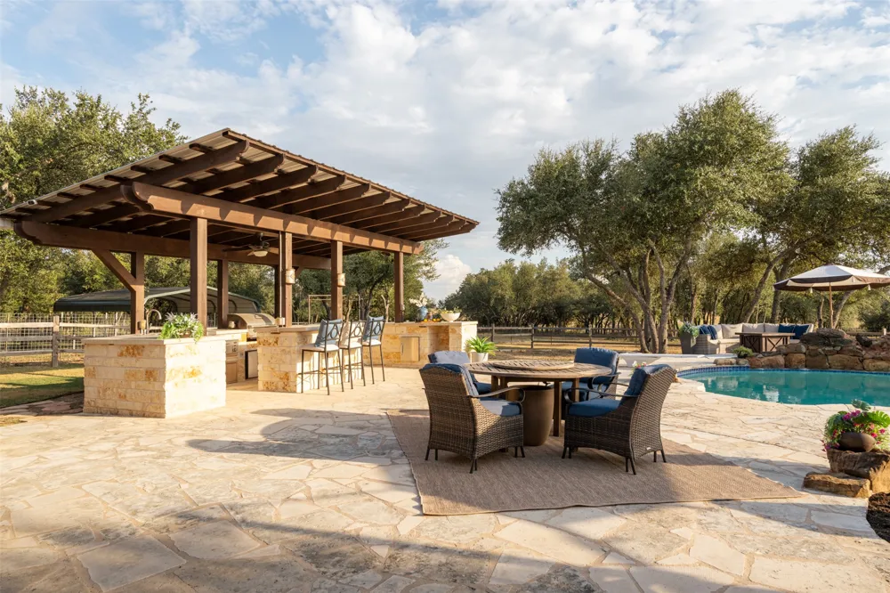 220 Fawn Meadow Drive Dripping Springs, TX 78620