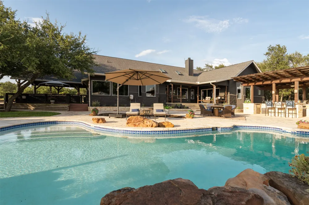220 Fawn Meadow Drive Dripping Springs, TX 78620
