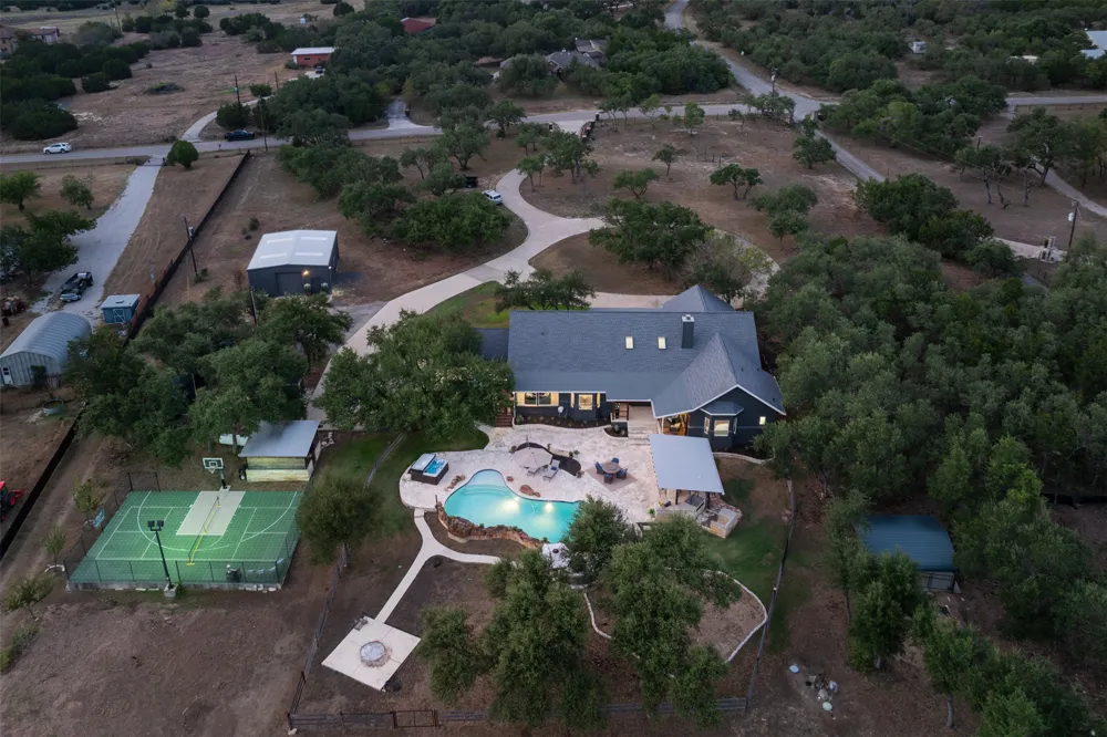 220 Fawn Meadow Drive Dripping Springs, TX 78620