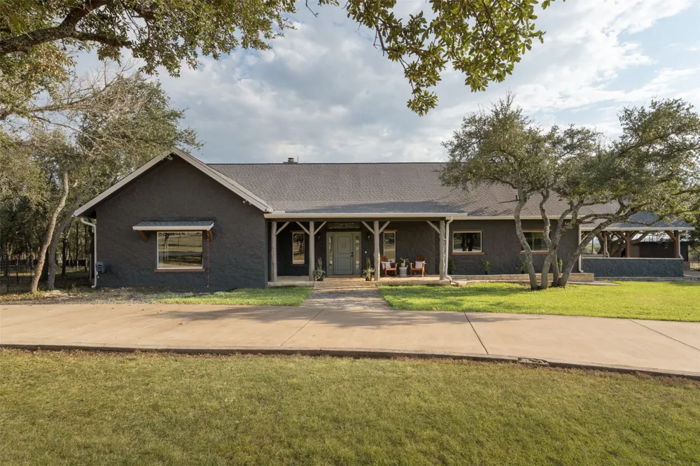 220 Fawn Meadow Drive Dripping Springs, TX 78620
