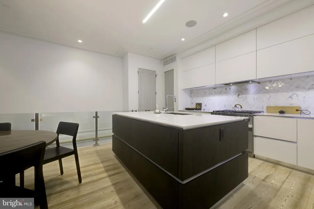 1837 WYOMING AVENUE NW #A Washington, DC 20009