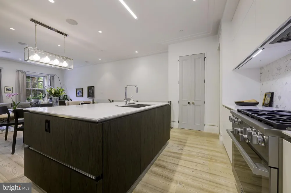 1837 WYOMING AVENUE NW #A Washington, DC 20009