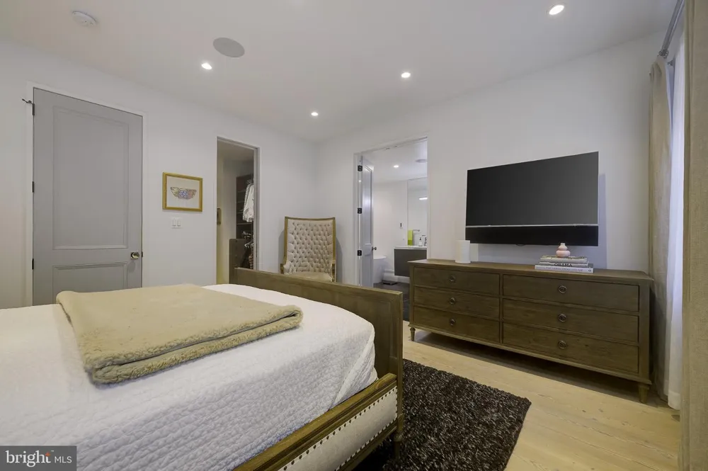 1837 WYOMING AVENUE NW #A Washington, DC 20009