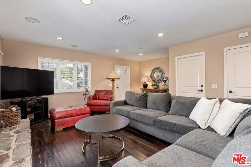 5841 Tellefson Road Culver City, CA 90230