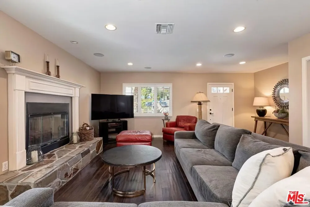 5841 Tellefson Road Culver City, CA 90230