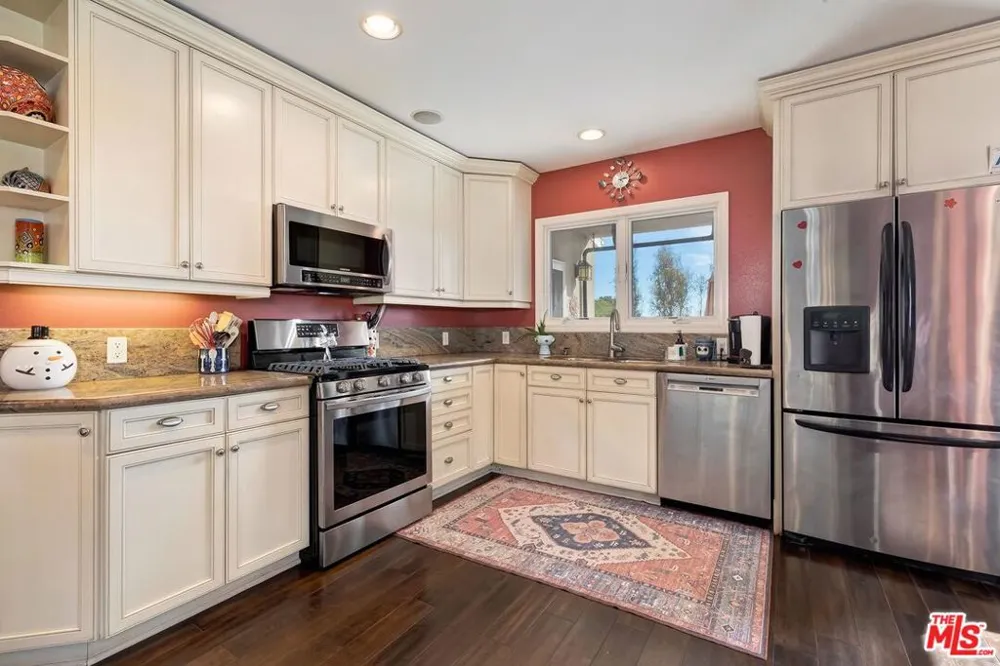 5841 Tellefson Road Culver City, CA 90230