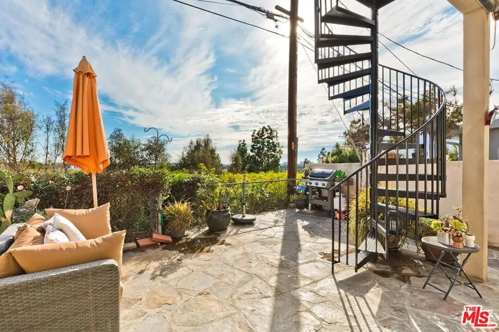 5841 Tellefson Road Culver City, CA 90230