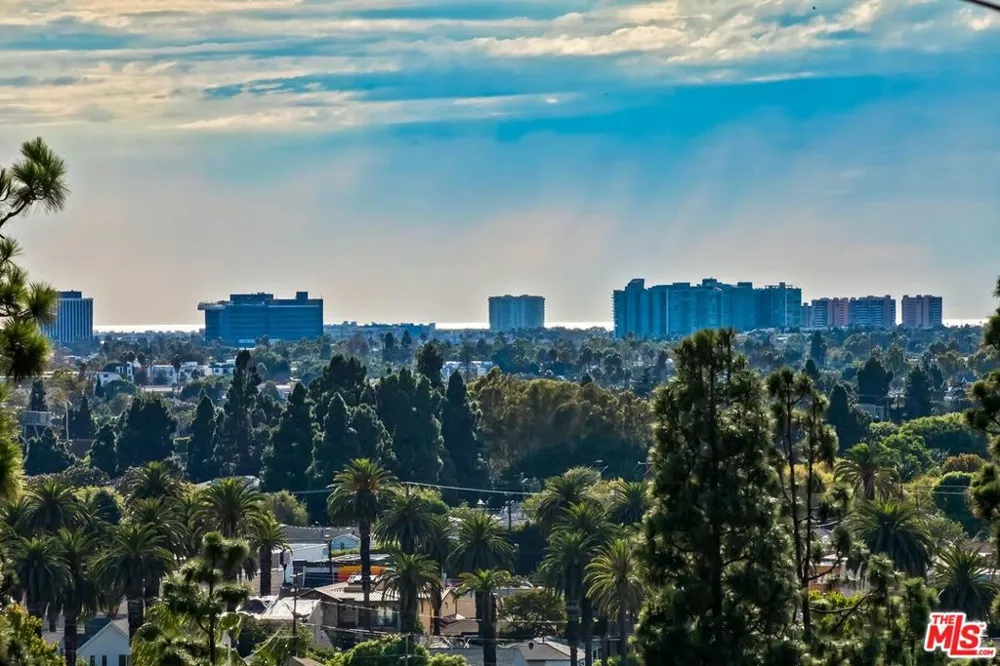 5841 Tellefson Road Culver City, CA 90230