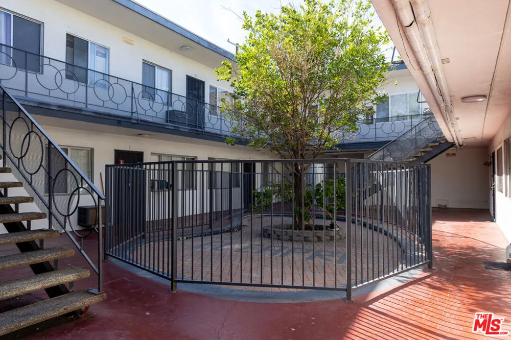 6126 Eleanor Avenue #1 Los Angeles, CA 90038