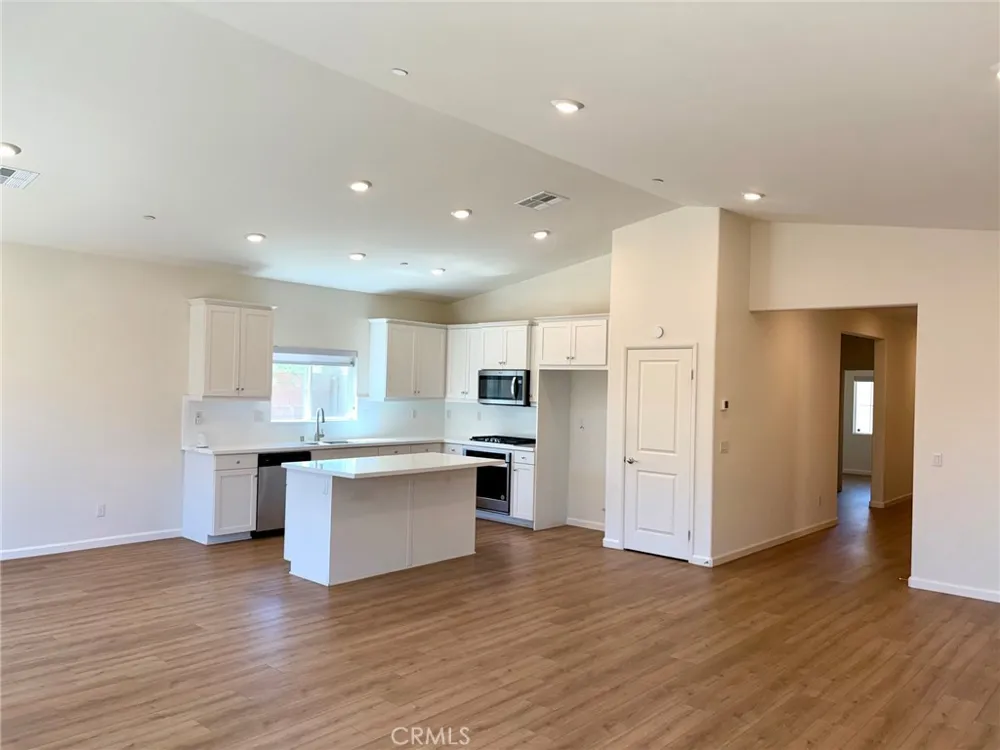 15411 San Diego Lane Victorville, CA 92394