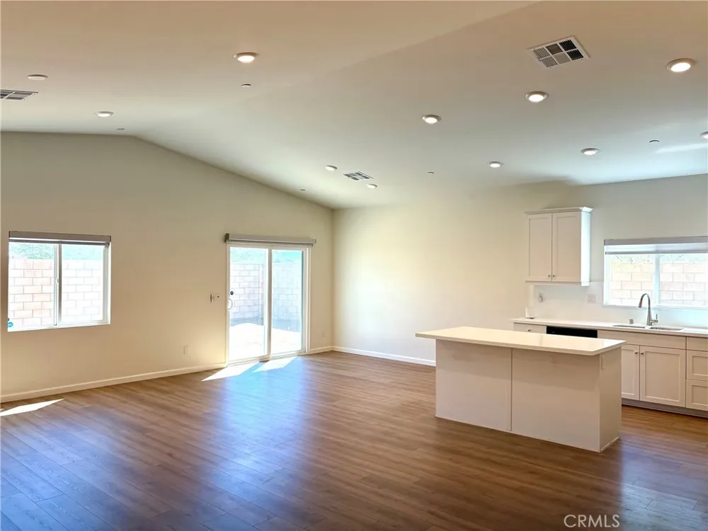 15411 San Diego Lane Victorville, CA 92394