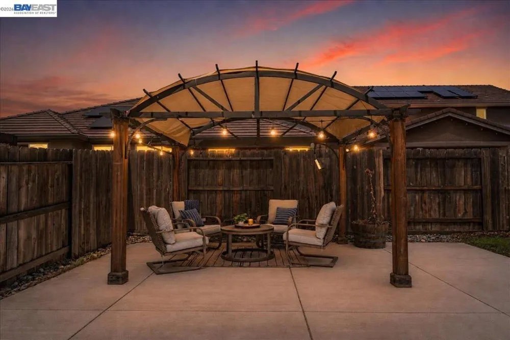 1589 Friendly Manteca, CA 95337