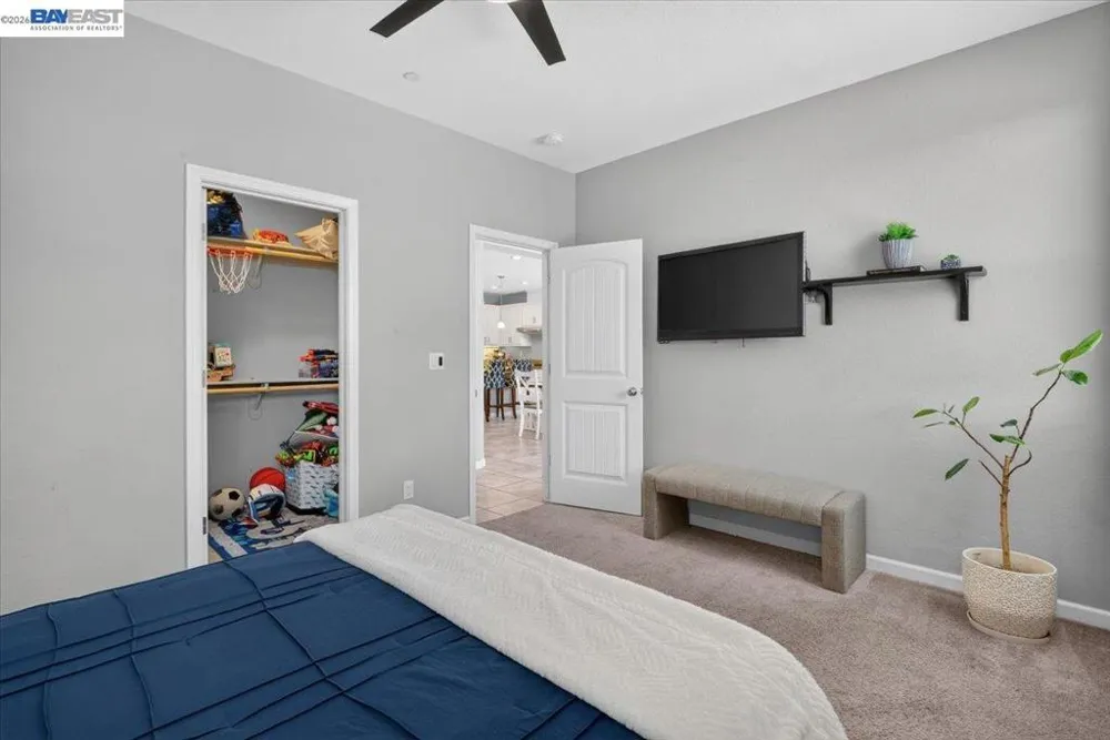 1589 Friendly Manteca, CA 95337