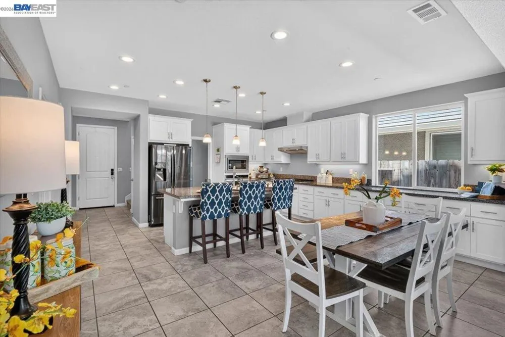 1589 Friendly Manteca, CA 95337