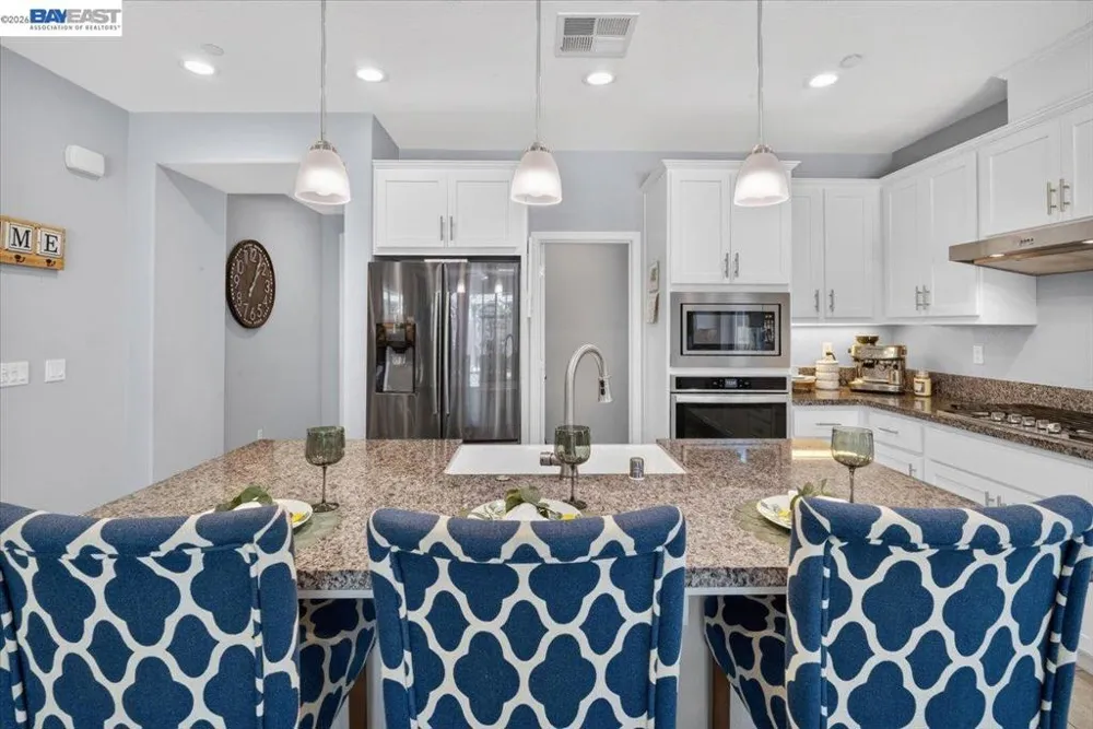 1589 Friendly Manteca, CA 95337