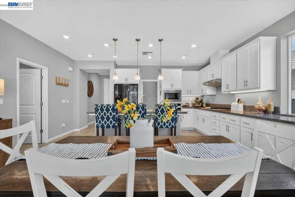 1589 Friendly Manteca, CA 95337