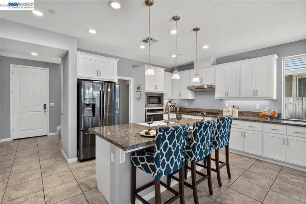 1589 Friendly Manteca, CA 95337