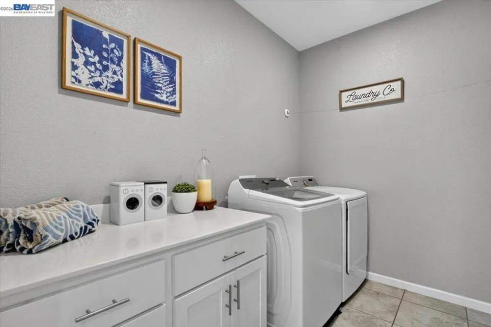 1589 Friendly Manteca, CA 95337