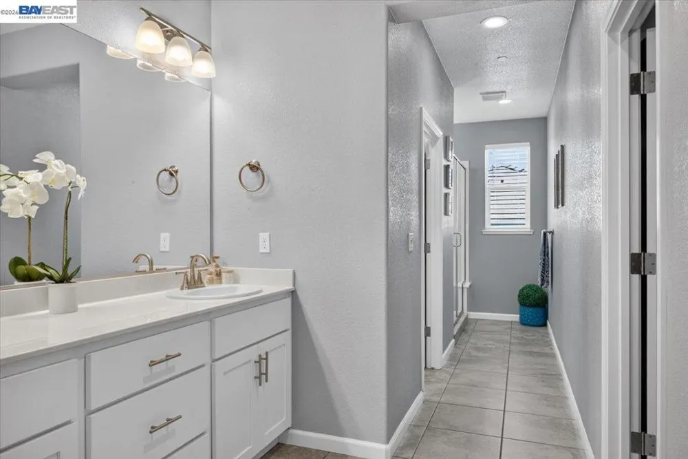1589 Friendly Manteca, CA 95337