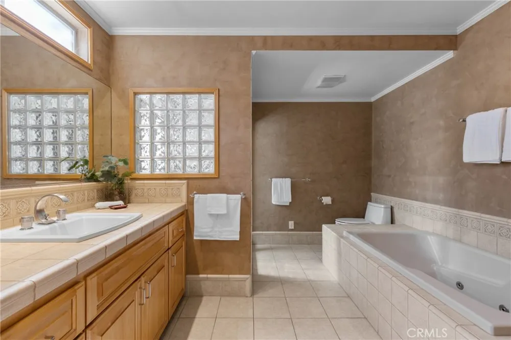 4814 Lemona Avenue Sherman Oaks, CA 91403