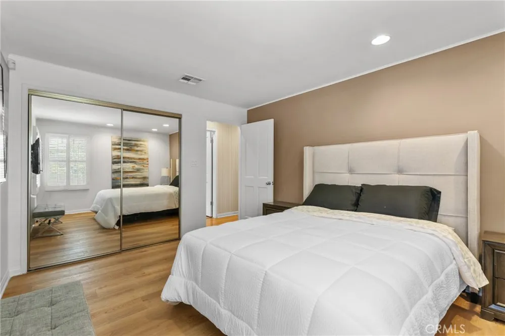 4814 Lemona Avenue Sherman Oaks, CA 91403