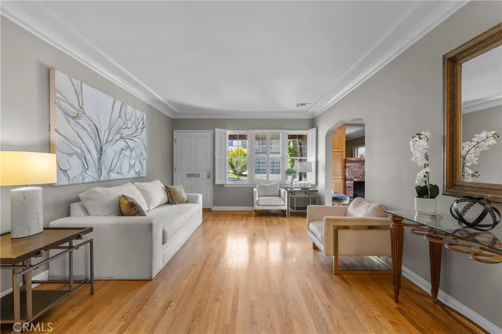 4814 Lemona Avenue Sherman Oaks, CA 91403
