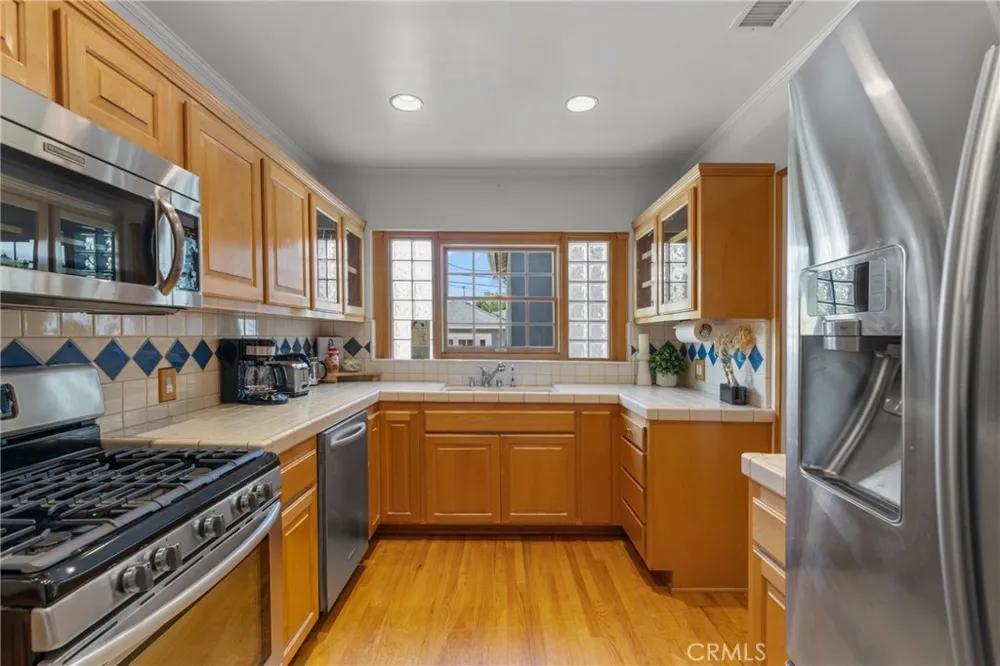 4814 Lemona Avenue Sherman Oaks, CA 91403