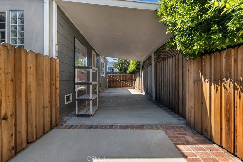 4814 Lemona Avenue Sherman Oaks, CA 91403
