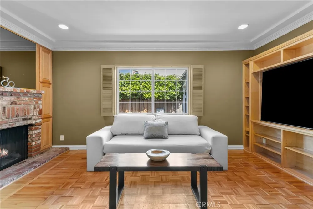 4814 Lemona Avenue Sherman Oaks, CA 91403