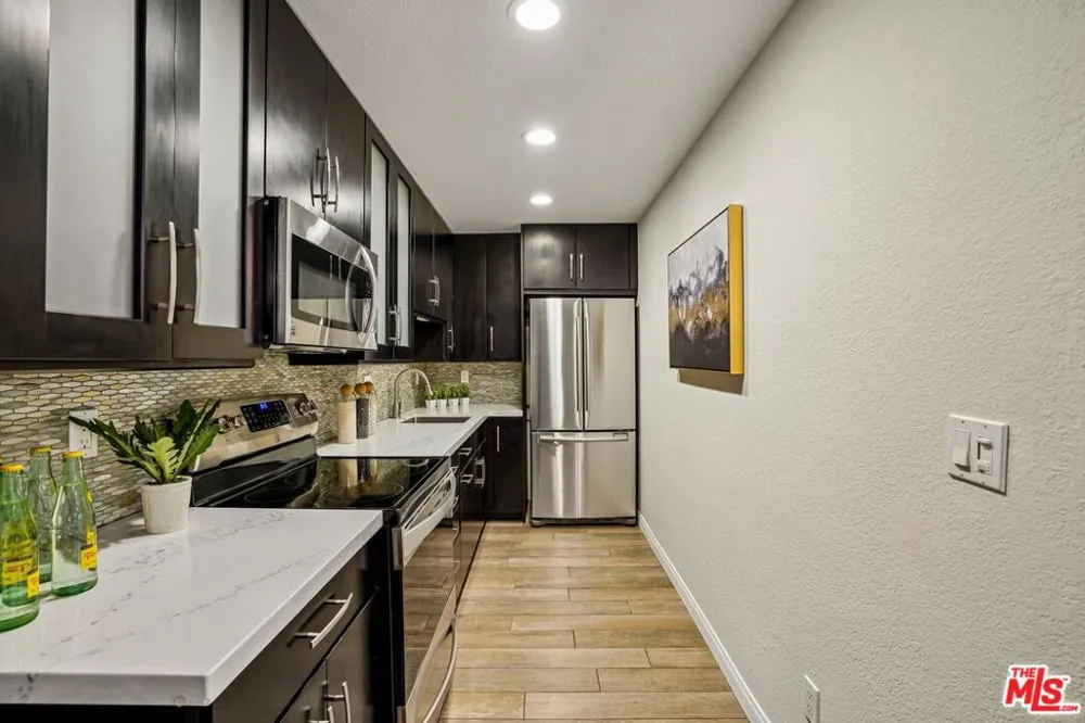 685 Ashurst Court #203 Palm Springs, CA 92262