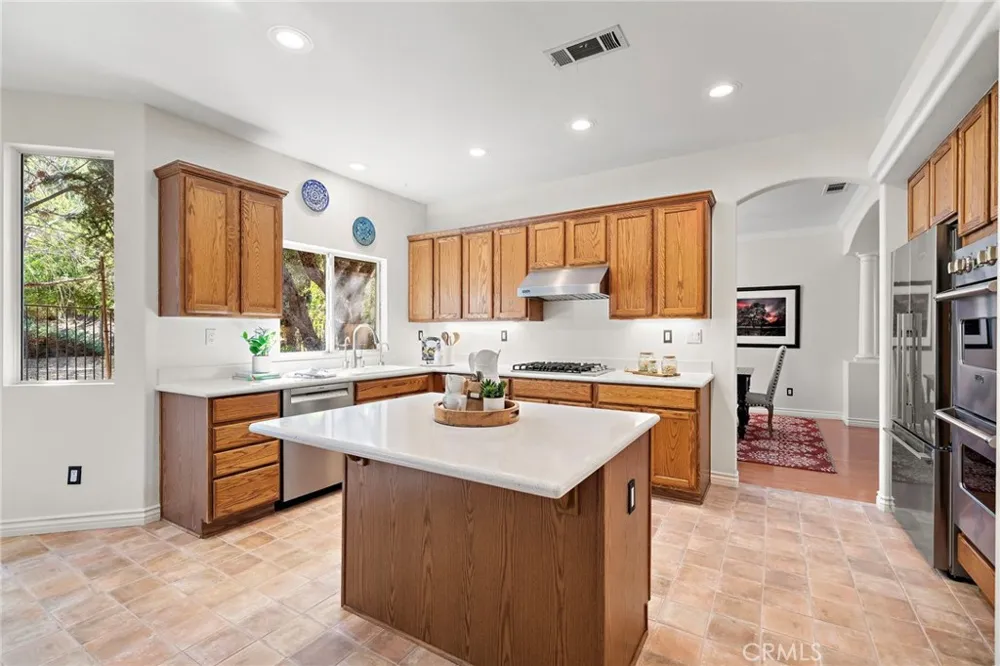 880 Shepard Crest Drive Corona, CA 92882