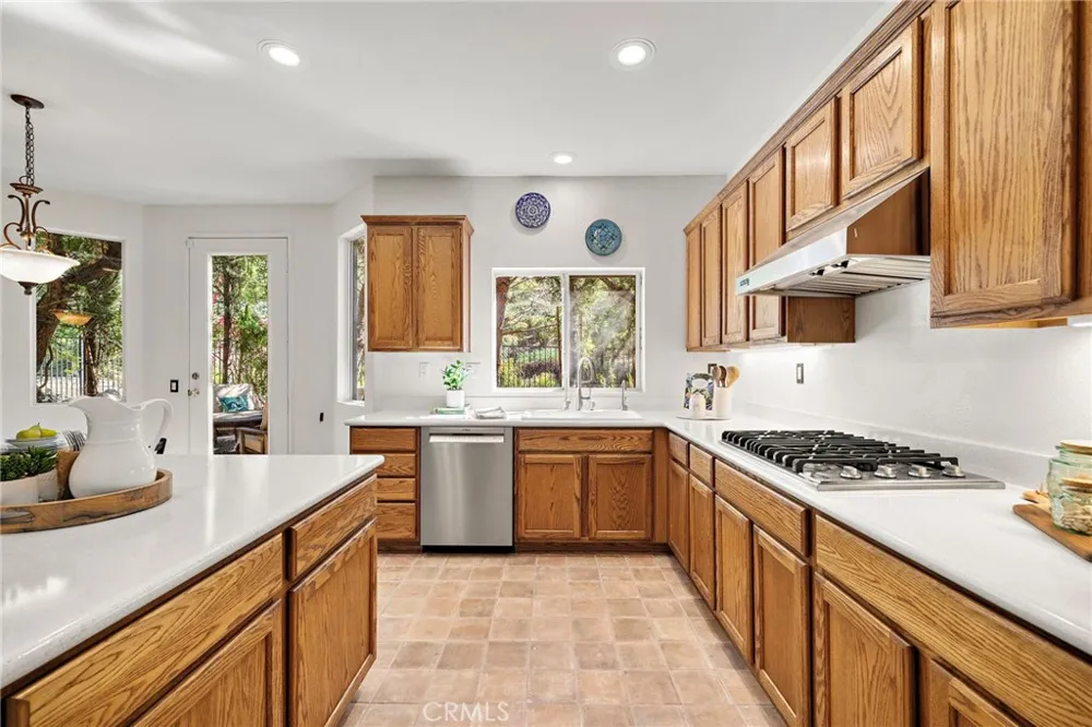 880 Shepard Crest Drive Corona, CA 92882