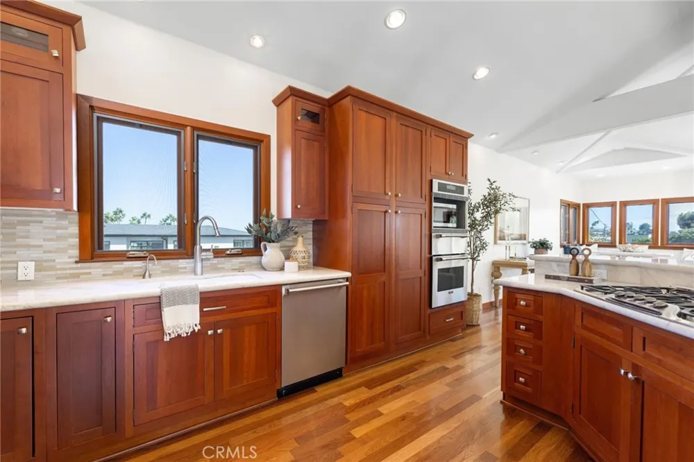 721 12th Street Manhattan Beach, CA 90266