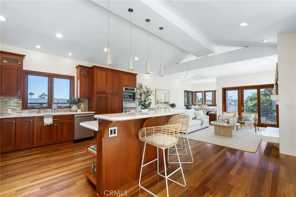 721 12th Street Manhattan Beach, CA 90266