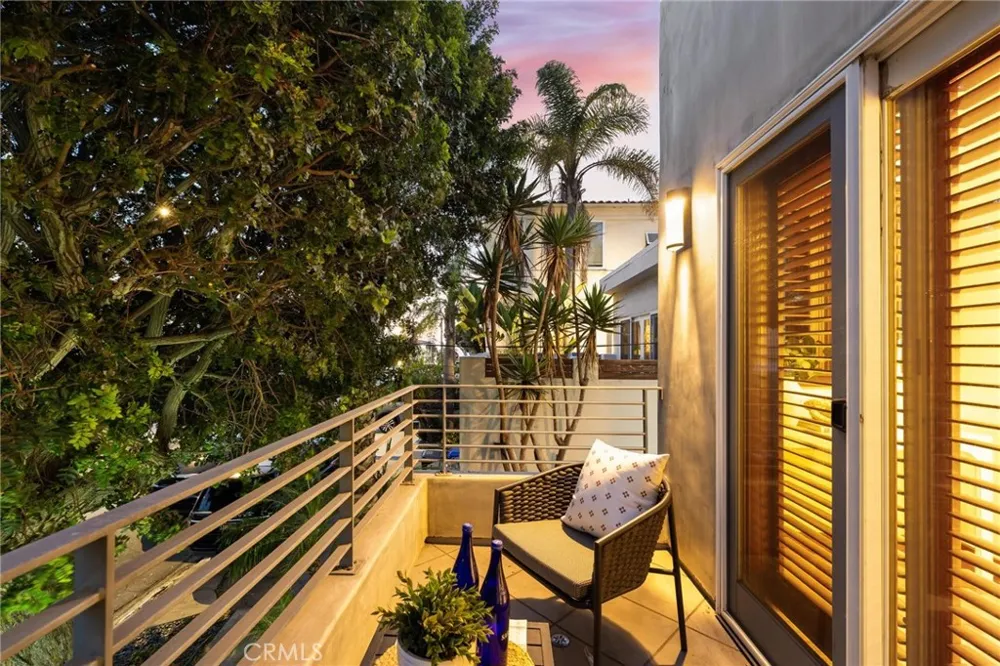 721 12th Street Manhattan Beach, CA 90266