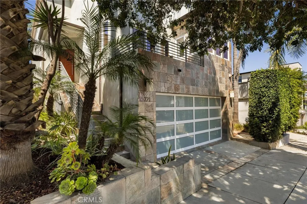 721 12th Street Manhattan Beach, CA 90266