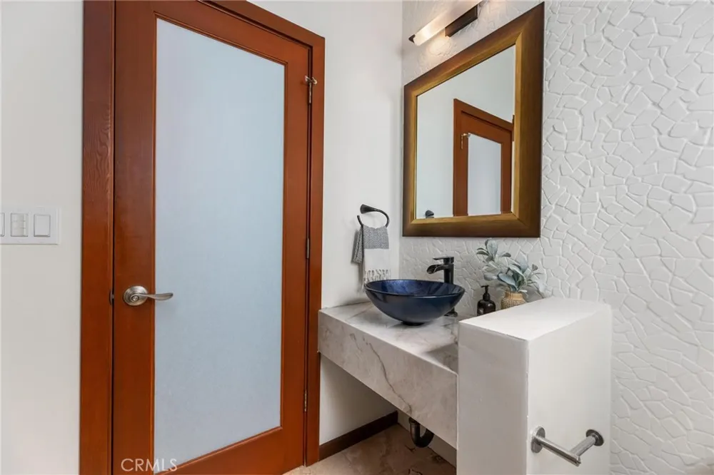 721 12th Street Manhattan Beach, CA 90266