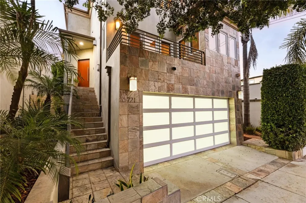 721 12th Street Manhattan Beach, CA 90266